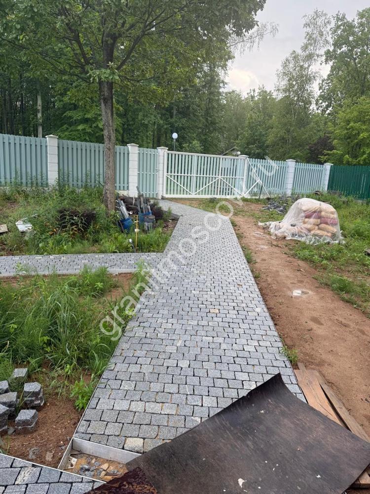 Гранитная брусчатка 100*100*50 мм, сибирский гранит