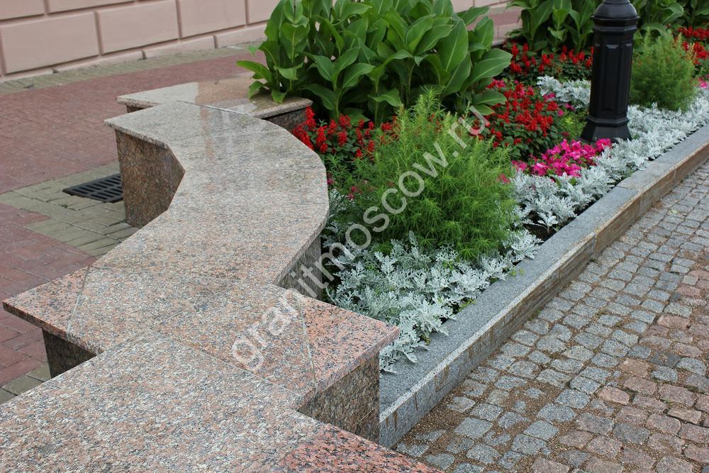 Облицовочные плиты полированные из южно-султаевского гранита (Казань, Кремль)